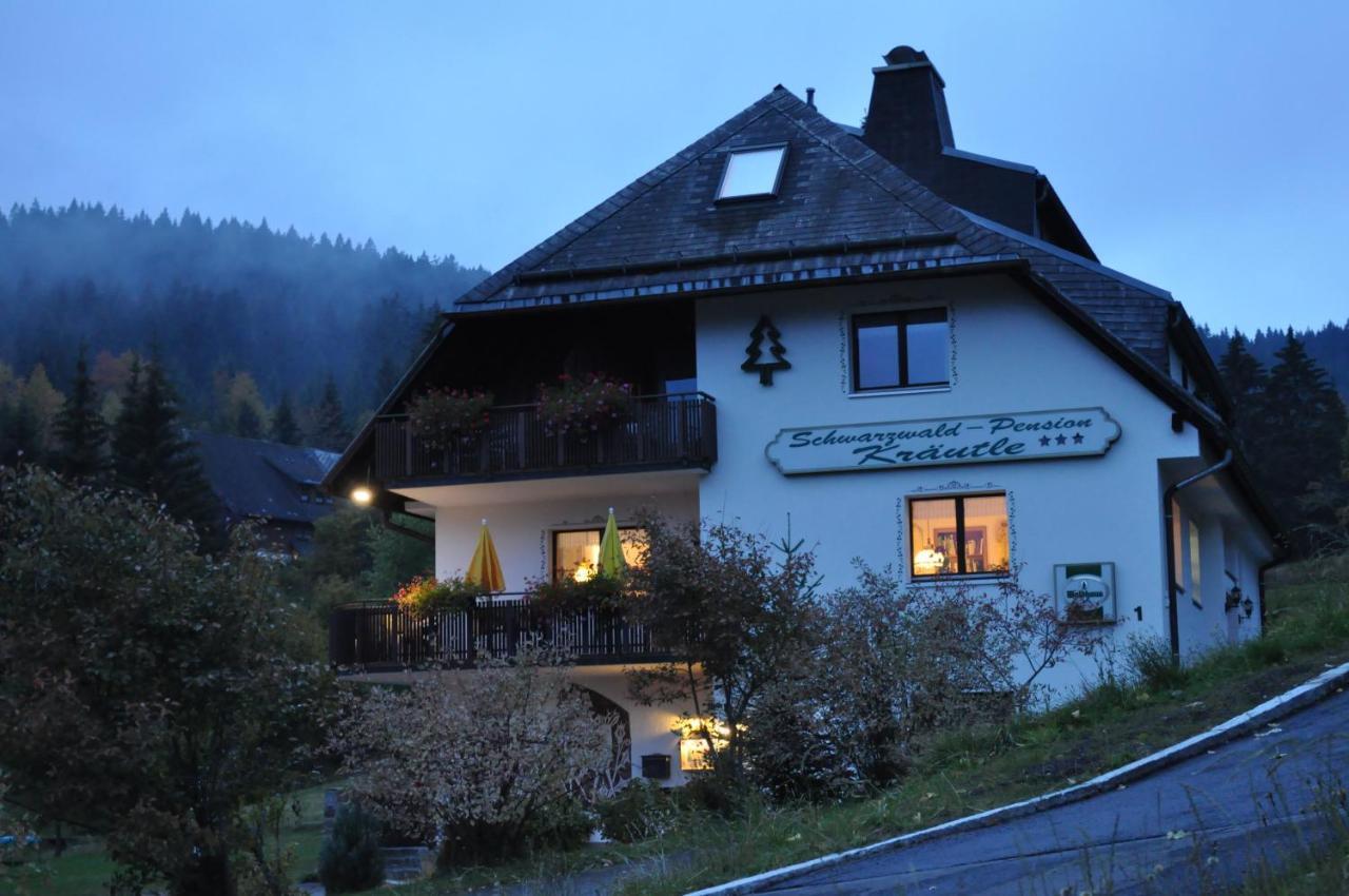 Schwarzwald-Hotel Kraeutle フェルトベルク エクステリア 写真